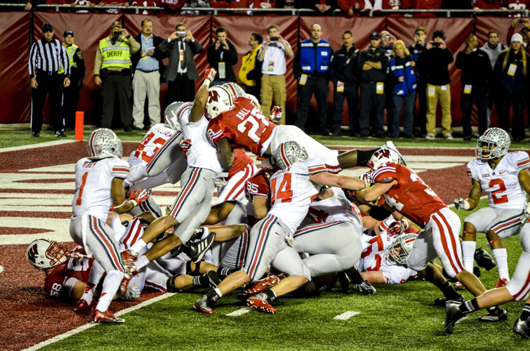 Madison-Camp-Randall-Badgers-Montee-Ball-Dive