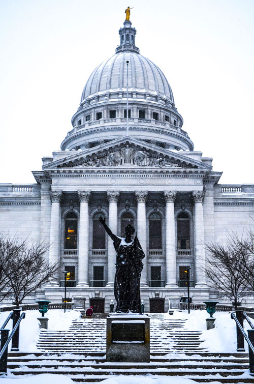 Madison-Capitol-Building-On-Snow-Day