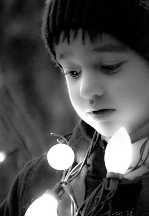 Soliders-Grove-Topher-With-Christmas-Lights-BlackandWhite